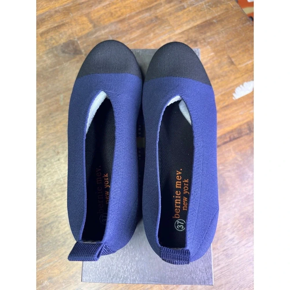 Bernie Mev Shura Navy Black Knit Memory Foam Flats Size 37 US 6.5-7